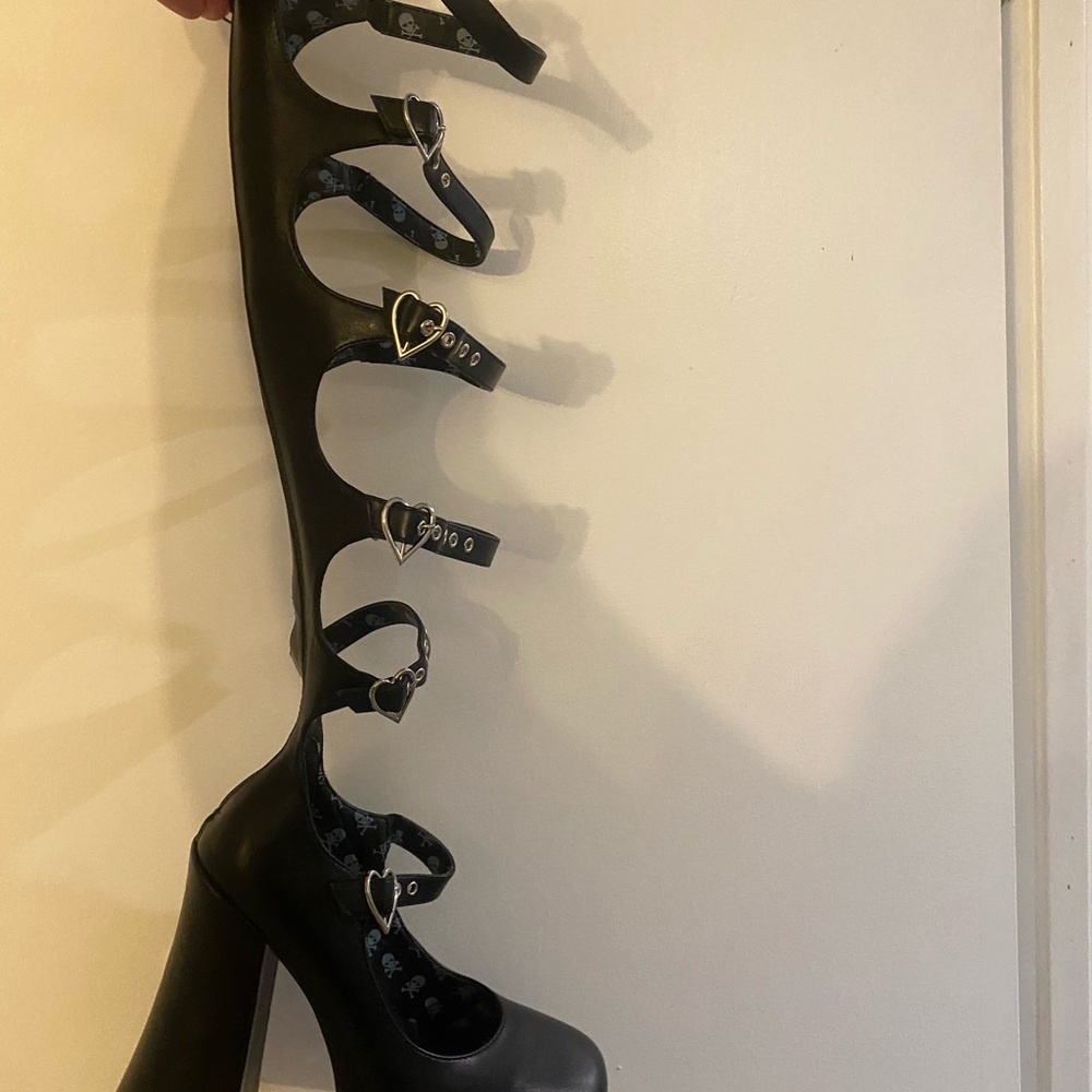 Black Lamoda Platform Boot Heels